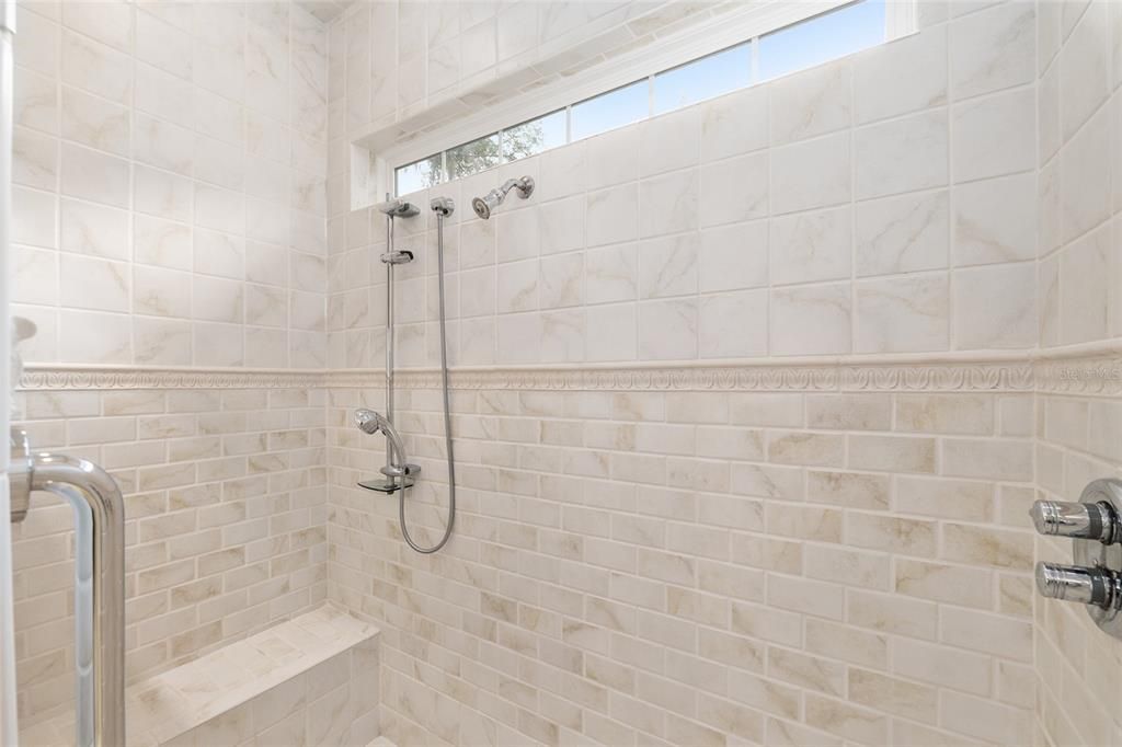 待售: $699,000 (4 贝兹, 2 浴室, 2748 平方英尺)