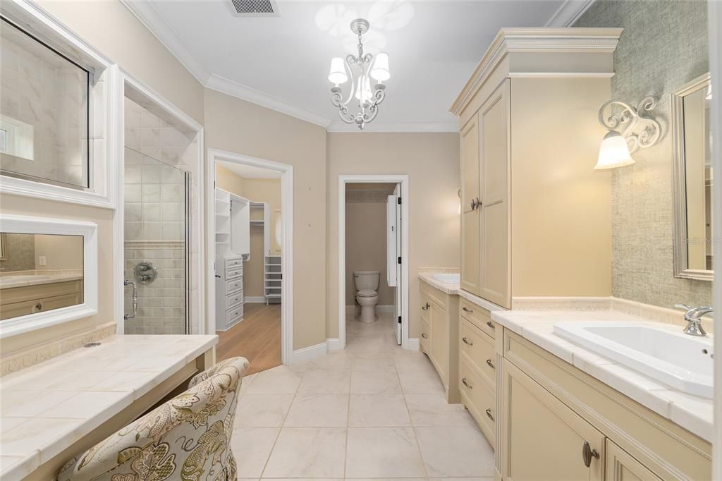 待售: $699,000 (4 贝兹, 2 浴室, 2748 平方英尺)