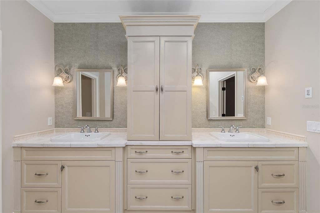 待售: $699,000 (4 贝兹, 2 浴室, 2748 平方英尺)