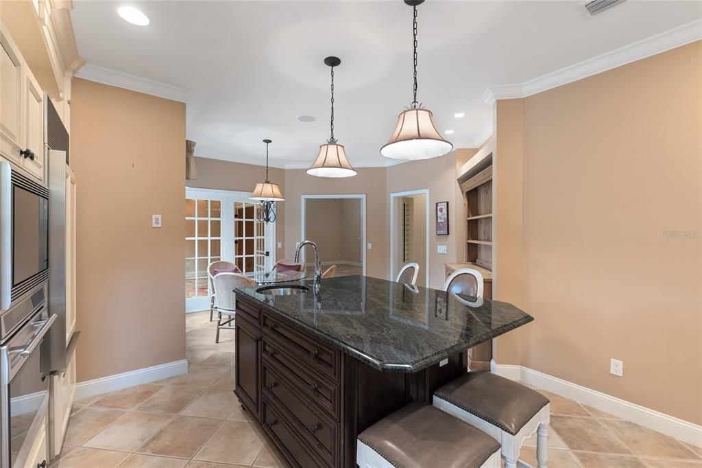 待售: $699,000 (4 贝兹, 2 浴室, 2748 平方英尺)