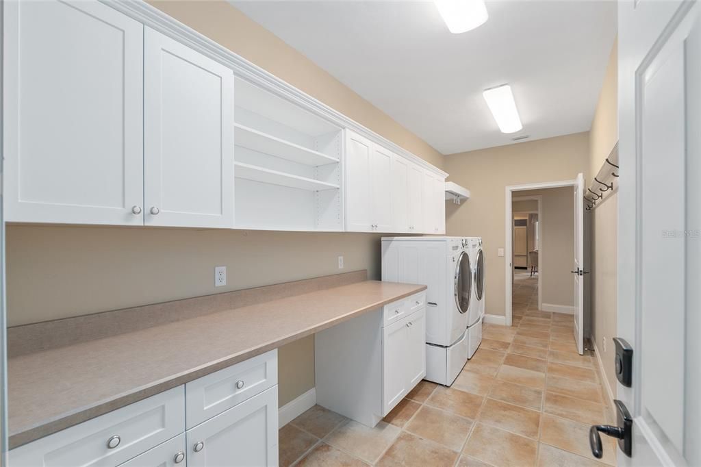 待售: $699,000 (4 贝兹, 2 浴室, 2748 平方英尺)