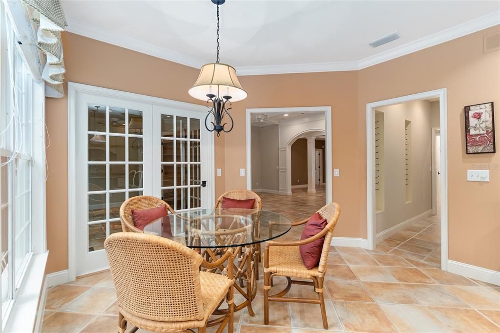 待售: $699,000 (4 贝兹, 2 浴室, 2748 平方英尺)