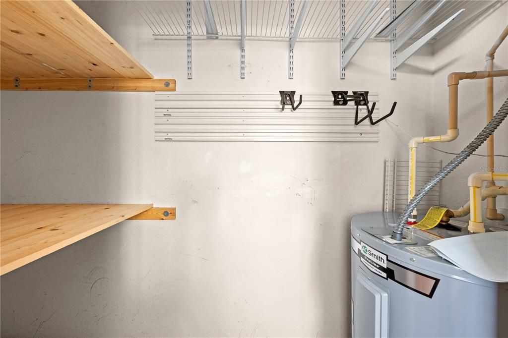 For Sale: $215,000 (1 beds, 1 baths, 636 Square Feet)