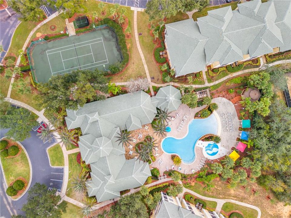 For Sale: $215,000 (1 beds, 1 baths, 636 Square Feet)