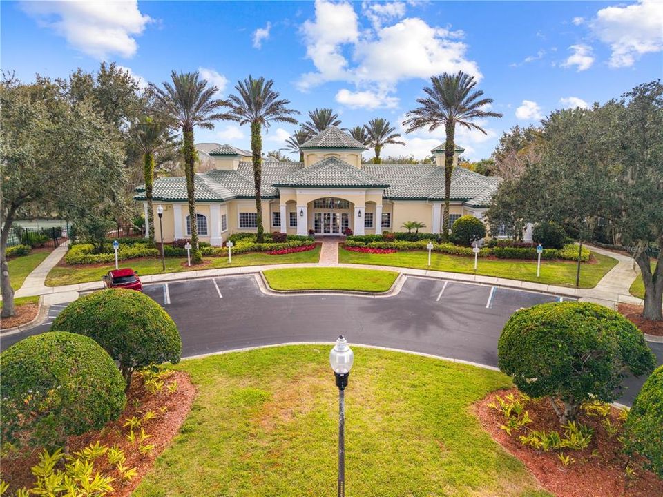 For Sale: $215,000 (1 beds, 1 baths, 636 Square Feet)