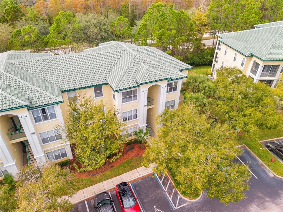 For Sale: $215,000 (1 beds, 1 baths, 636 Square Feet)