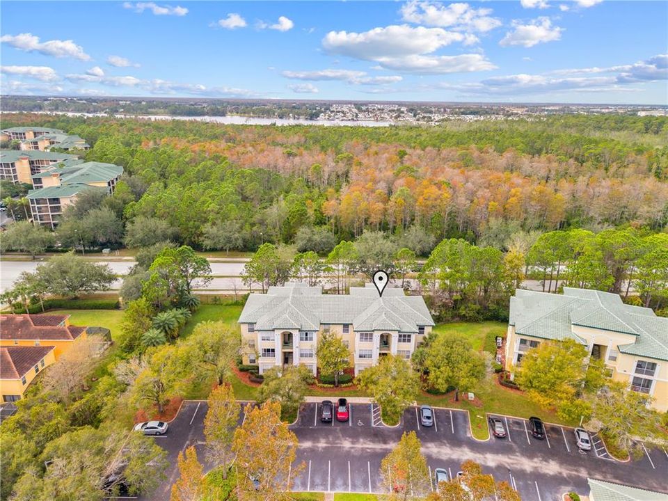 For Sale: $215,000 (1 beds, 1 baths, 636 Square Feet)