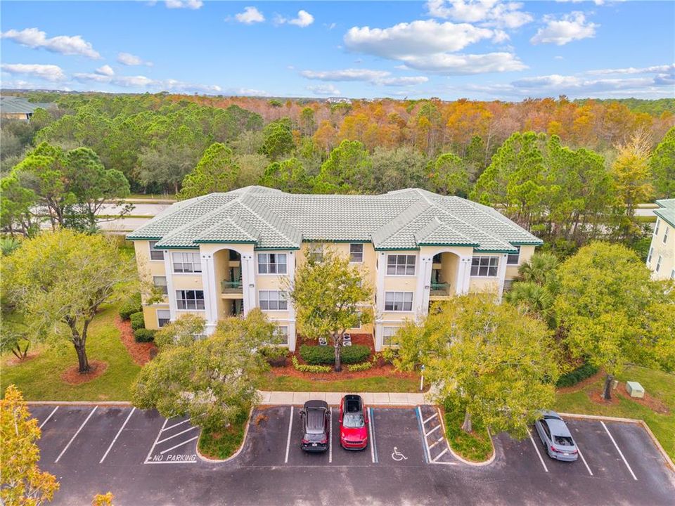 For Sale: $215,000 (1 beds, 1 baths, 636 Square Feet)