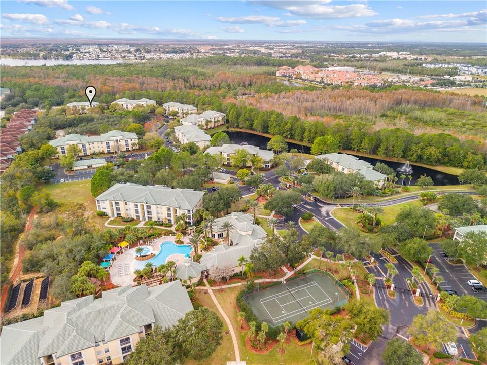 For Sale: $215,000 (1 beds, 1 baths, 636 Square Feet)