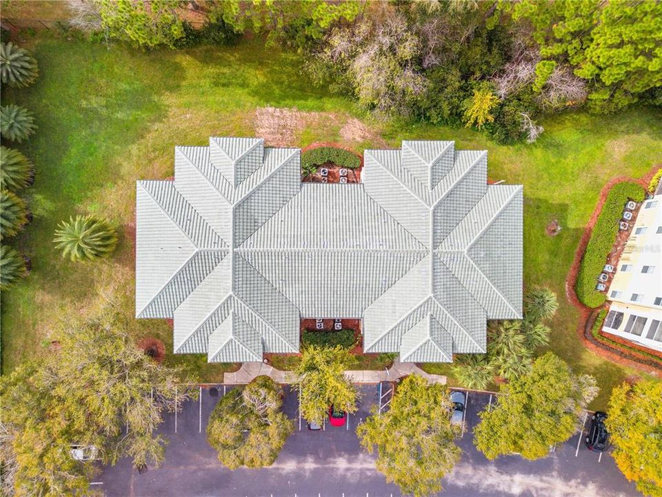 For Sale: $215,000 (1 beds, 1 baths, 636 Square Feet)