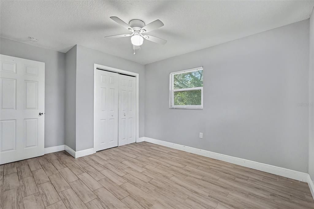 For Sale: $285,000 (3 beds, 2 baths, 984 Square Feet)