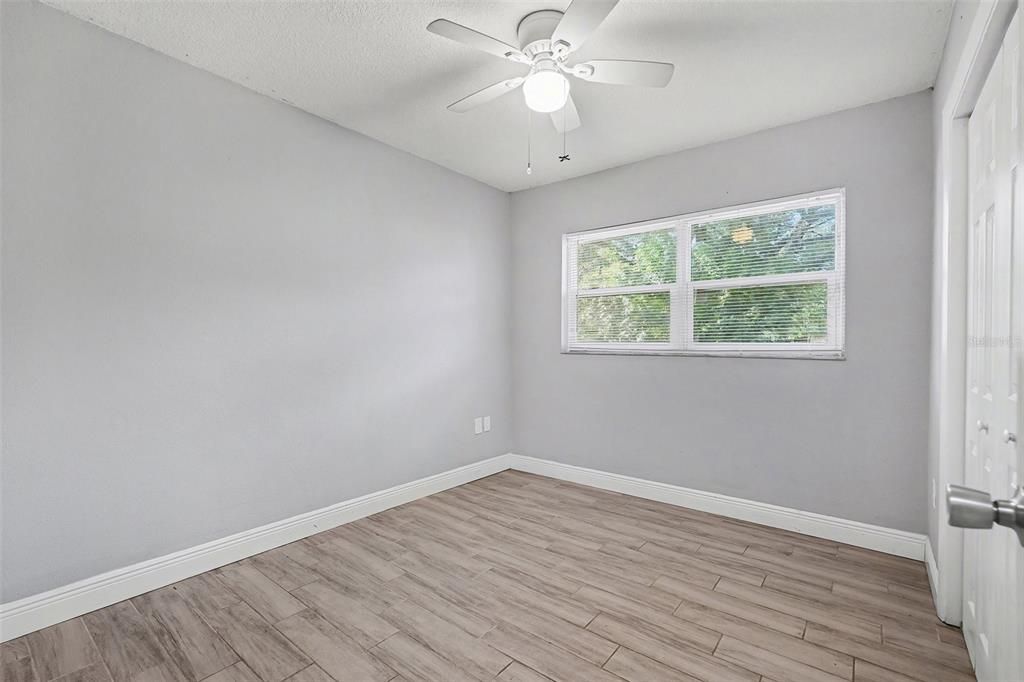 For Sale: $285,000 (3 beds, 2 baths, 984 Square Feet)