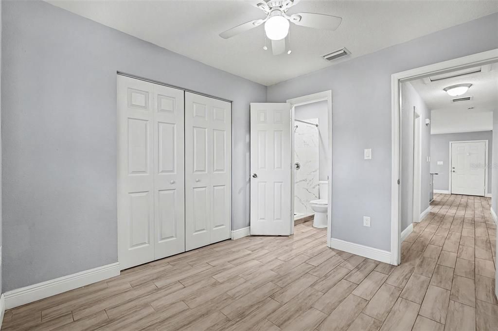 For Sale: $285,000 (3 beds, 2 baths, 984 Square Feet)