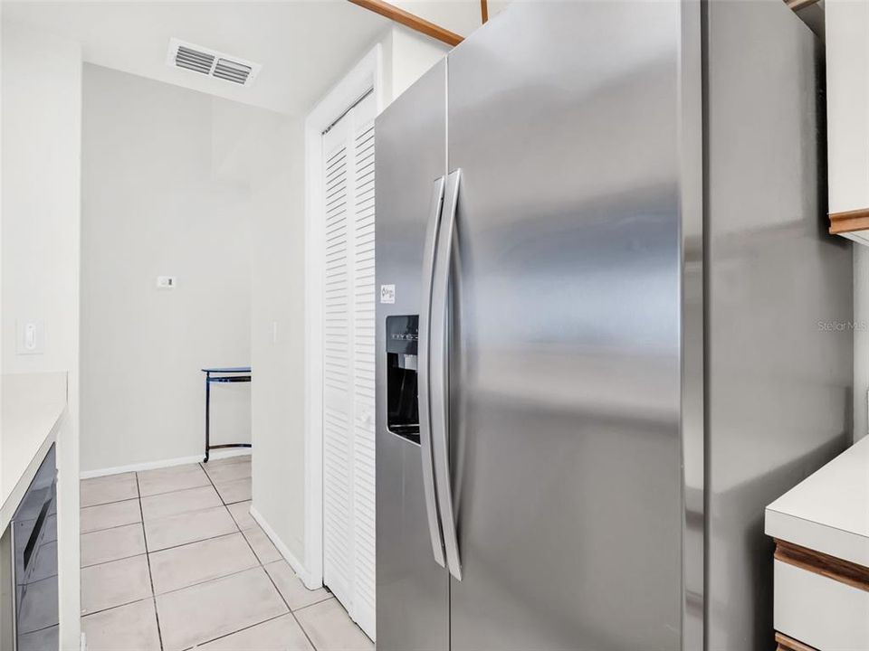 待售: $209,000 (2 贝兹, 2 浴室, 1165 平方英尺)