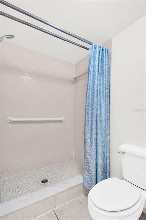 待售: $209,000 (2 贝兹, 2 浴室, 1165 平方英尺)