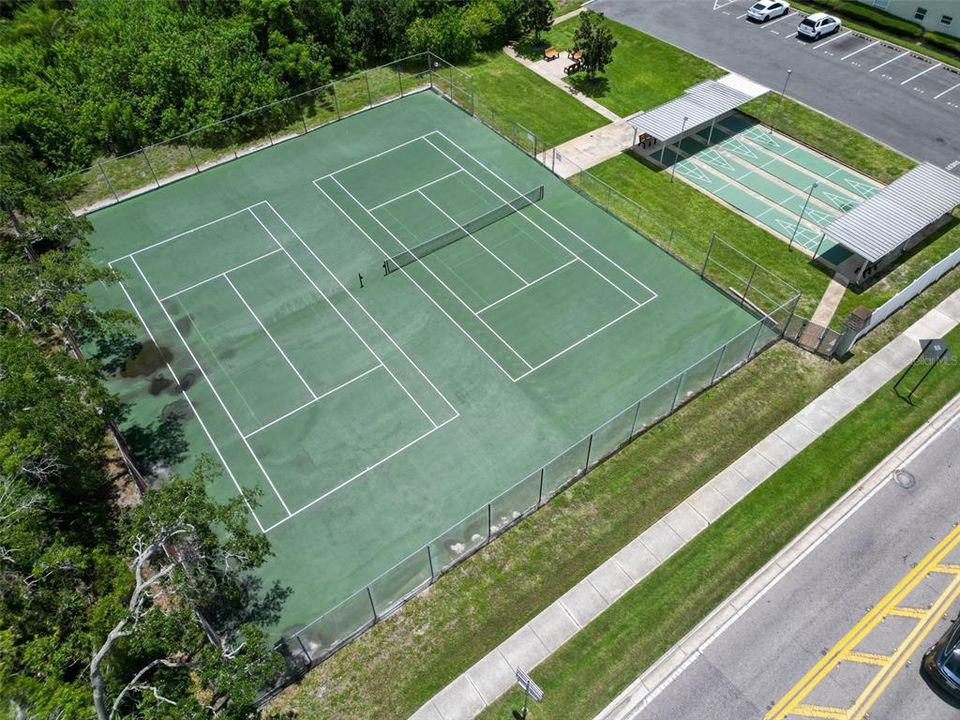 待售: $209,000 (2 贝兹, 2 浴室, 1165 平方英尺)