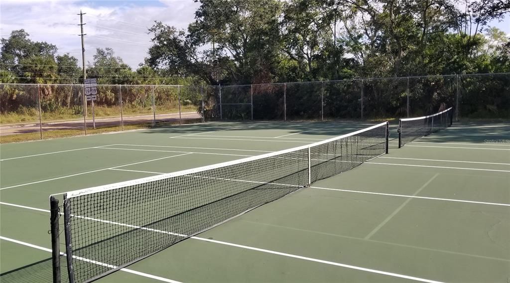 待售: $209,000 (2 贝兹, 2 浴室, 1165 平方英尺)