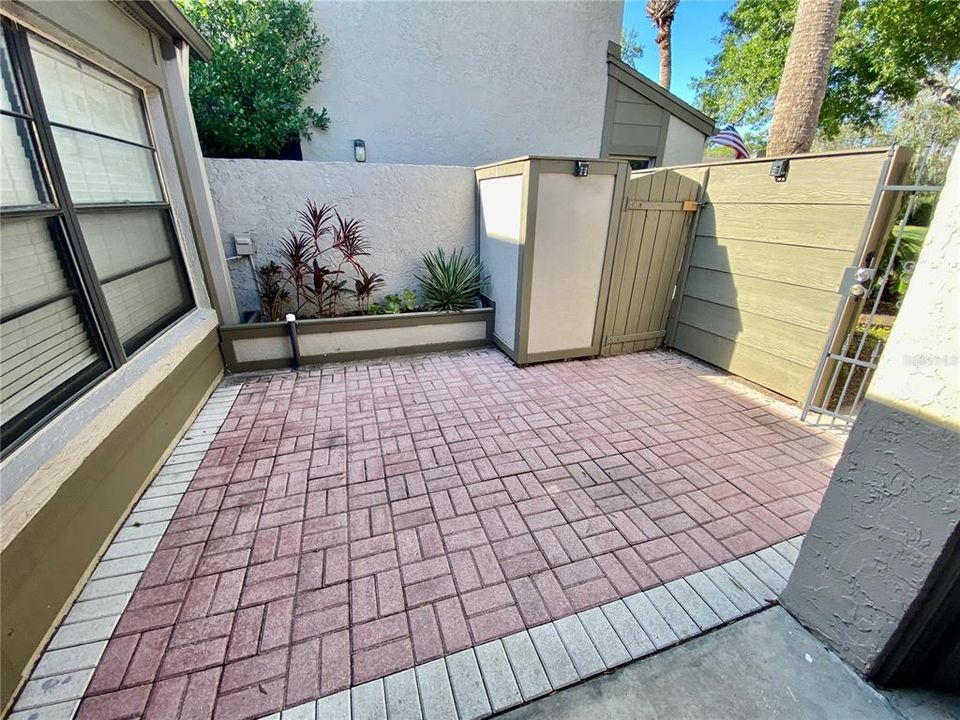 На продажу: $275,000 (2 спален, 2 ванн, 1296 Квадратных фут)