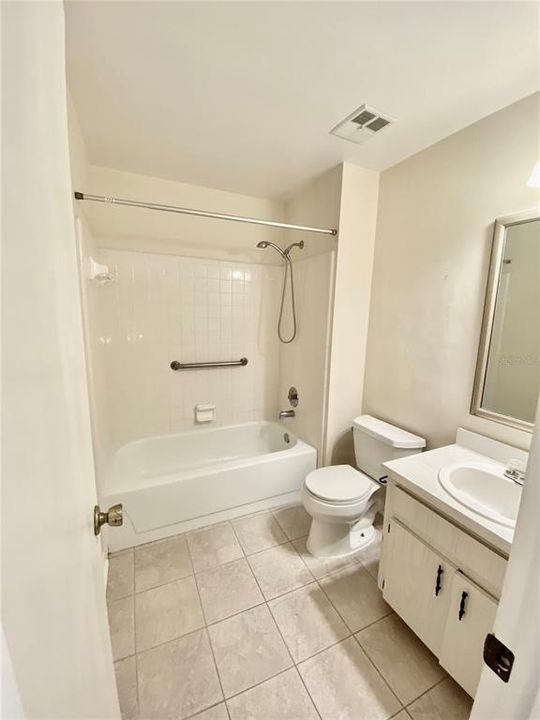 На продажу: $275,000 (2 спален, 2 ванн, 1296 Квадратных фут)