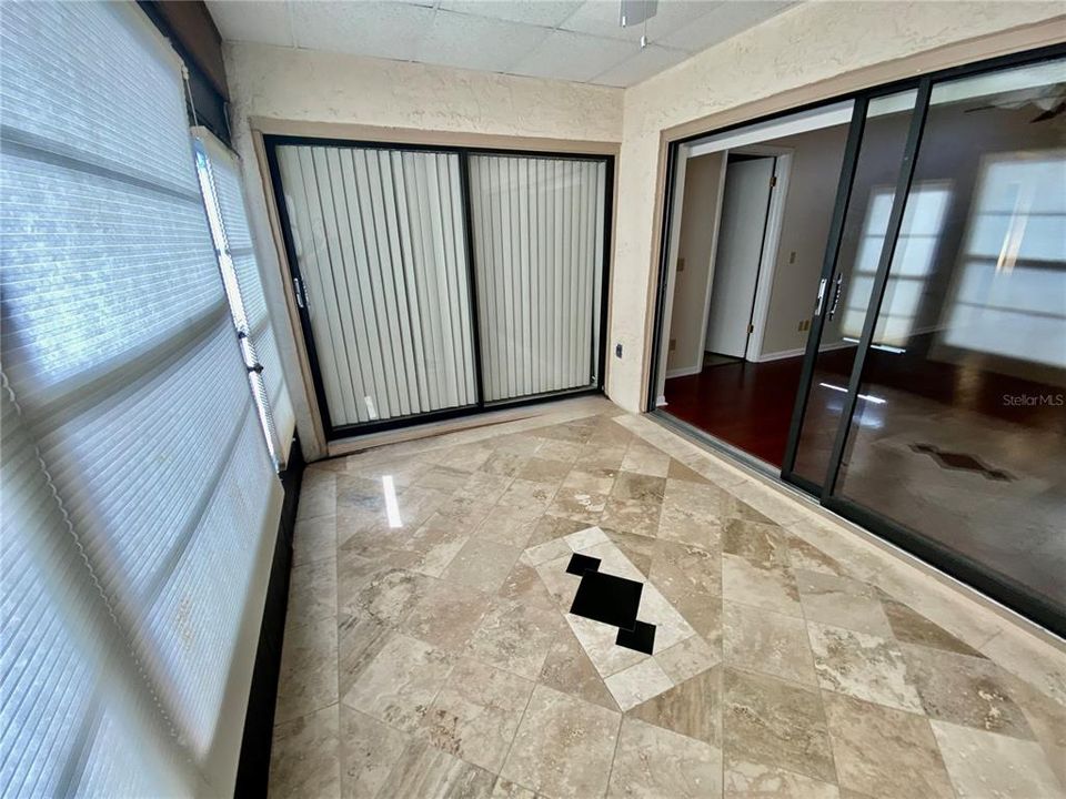 На продажу: $275,000 (2 спален, 2 ванн, 1296 Квадратных фут)