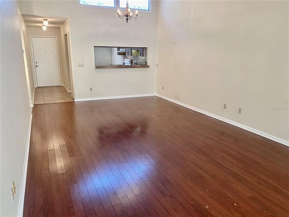 На продажу: $275,000 (2 спален, 2 ванн, 1296 Квадратных фут)