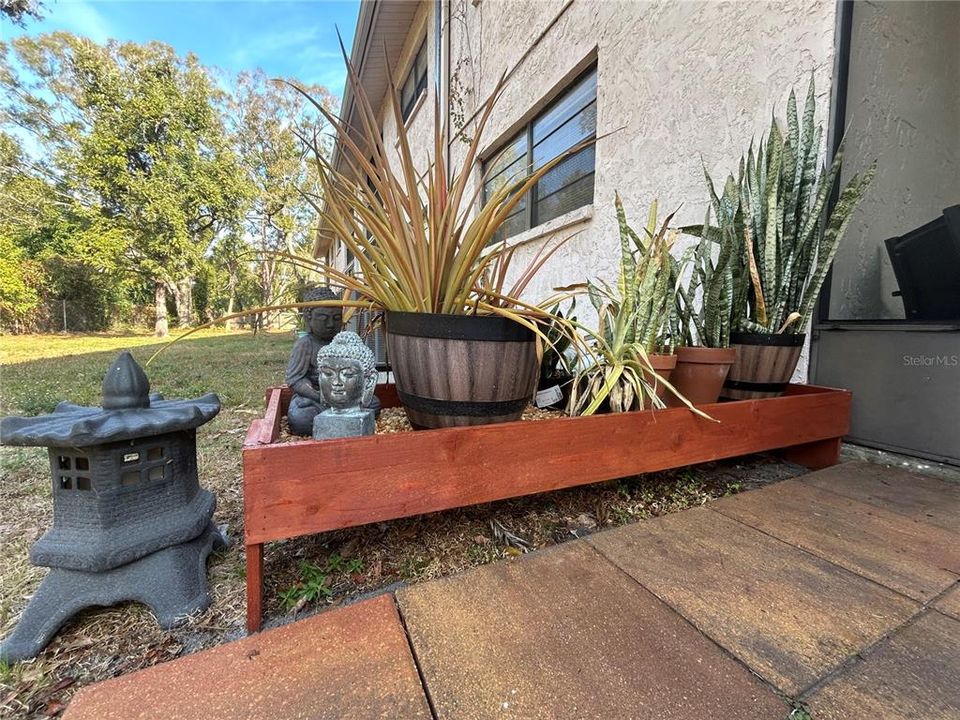 For Sale: $214,999 (3 beds, 2 baths, 935 Square Feet)