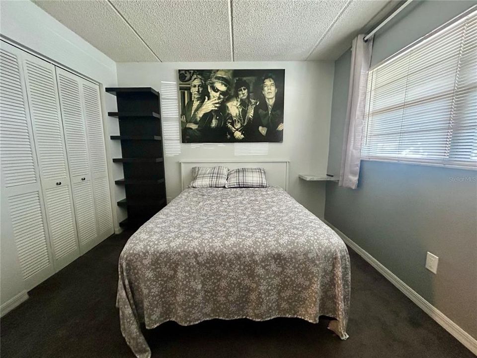 For Sale: $214,999 (3 beds, 2 baths, 935 Square Feet)