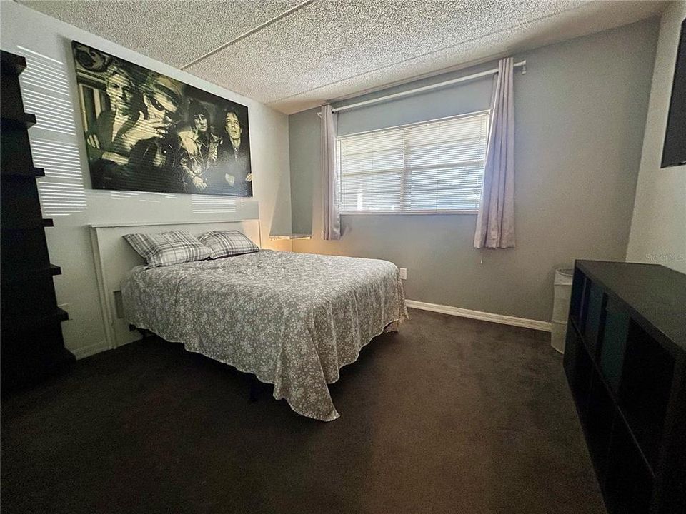 For Sale: $214,999 (3 beds, 2 baths, 935 Square Feet)