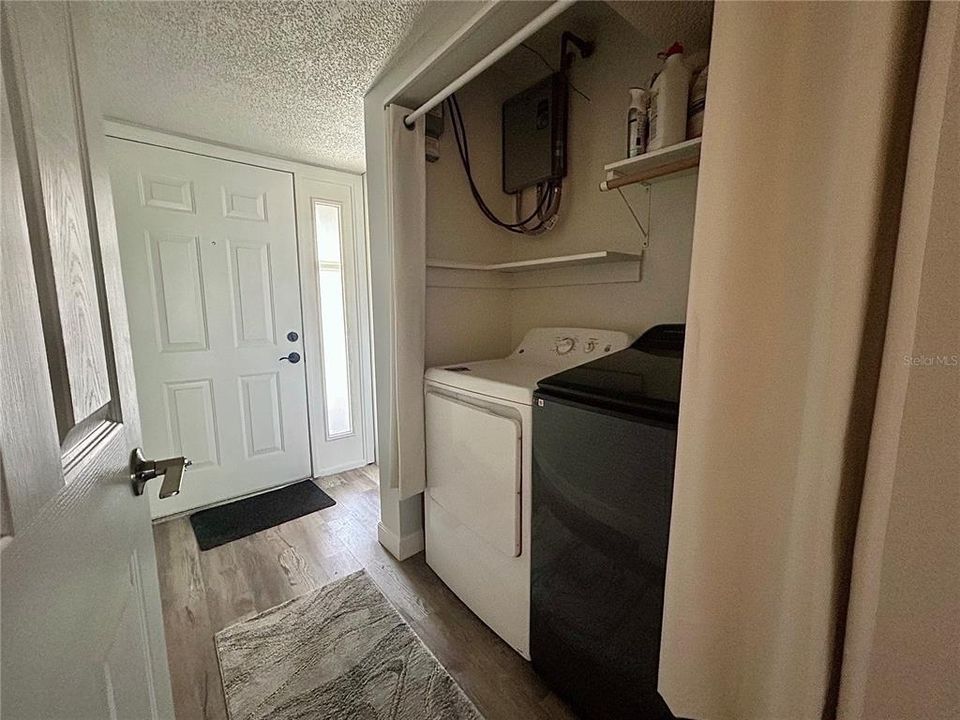 For Sale: $214,999 (3 beds, 2 baths, 935 Square Feet)