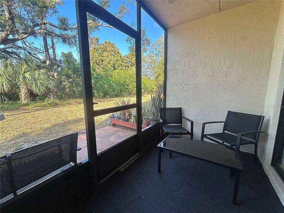 For Sale: $214,999 (3 beds, 2 baths, 935 Square Feet)