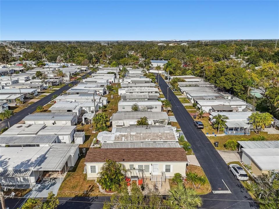 For Sale: $165,000 (2 beds, 2 baths, 896 Square Feet)