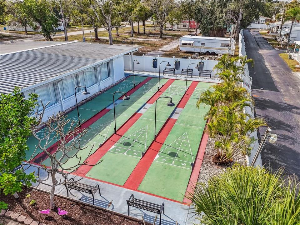 For Sale: $165,000 (2 beds, 2 baths, 896 Square Feet)