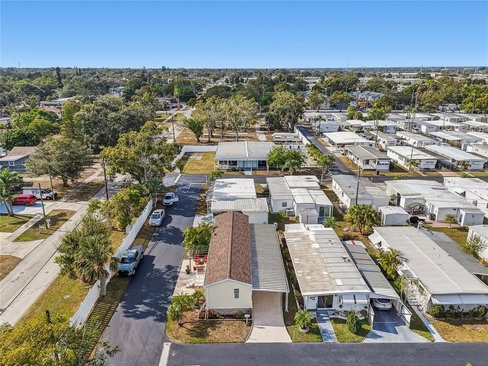 For Sale: $165,000 (2 beds, 2 baths, 896 Square Feet)