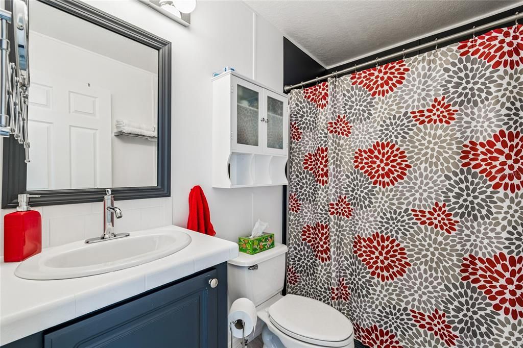 For Sale: $165,000 (2 beds, 2 baths, 896 Square Feet)