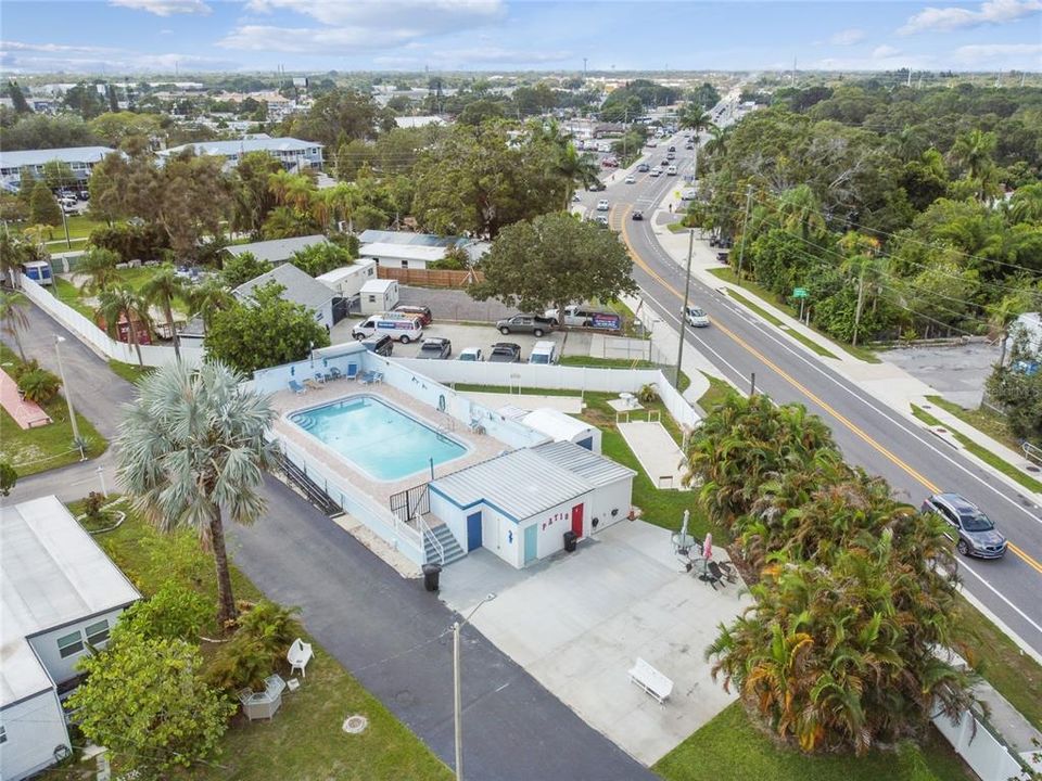 For Sale: $165,000 (2 beds, 2 baths, 896 Square Feet)