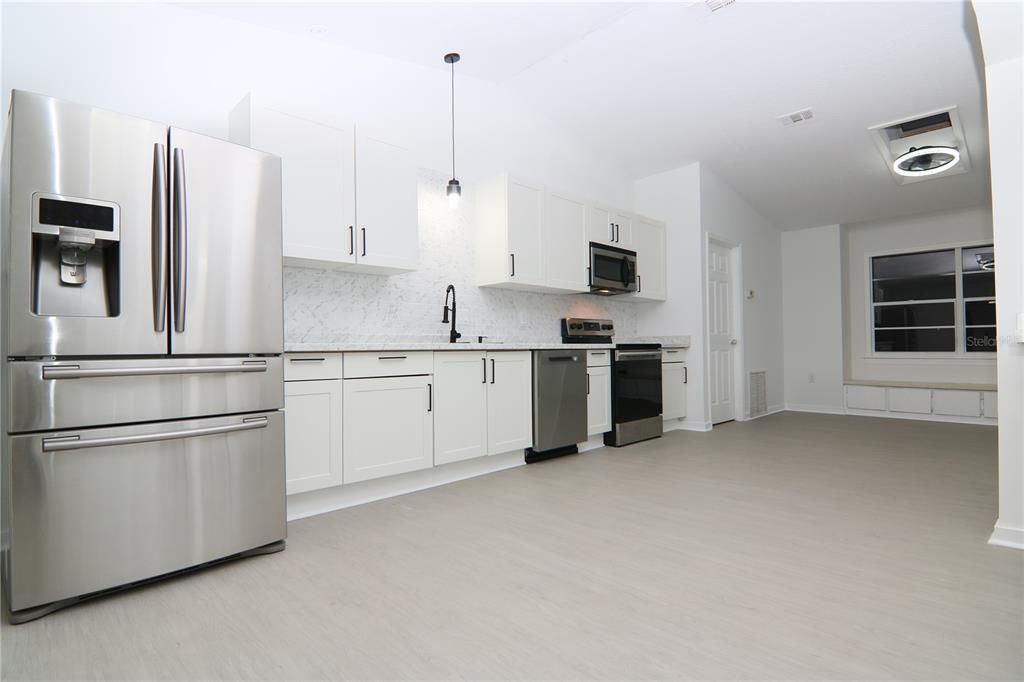 На продажу: $339,500 (4 спален, 3 ванн, 1513 Квадратных фут)