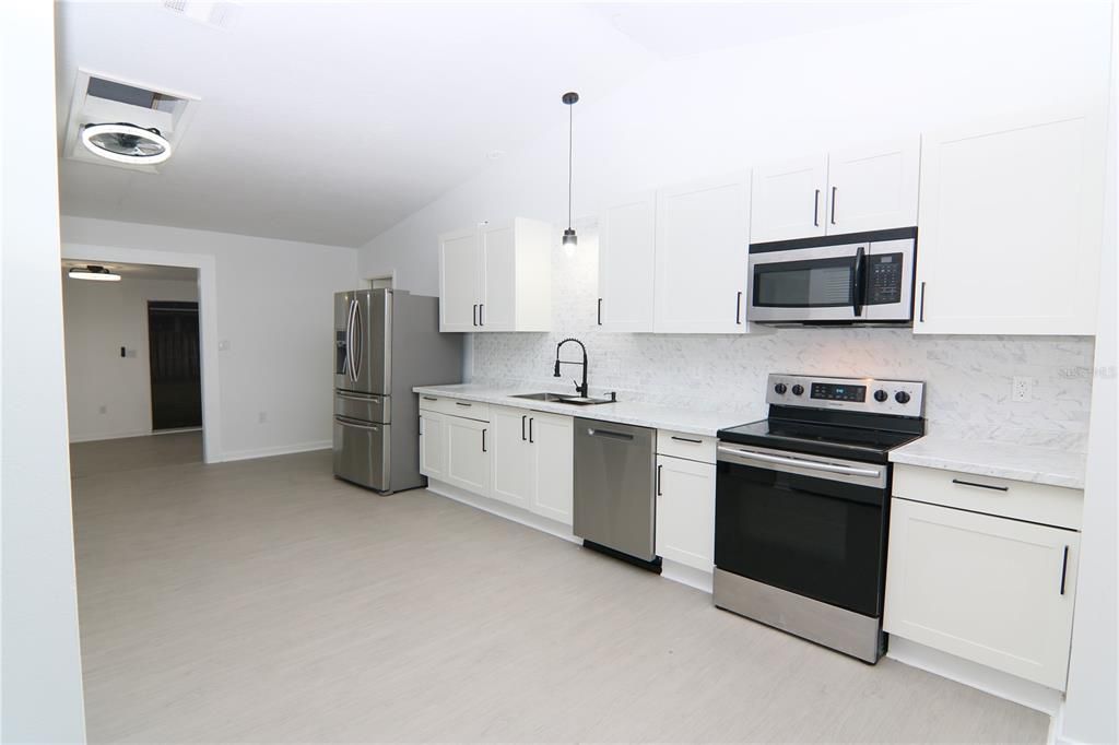 На продажу: $339,500 (4 спален, 3 ванн, 1513 Квадратных фут)