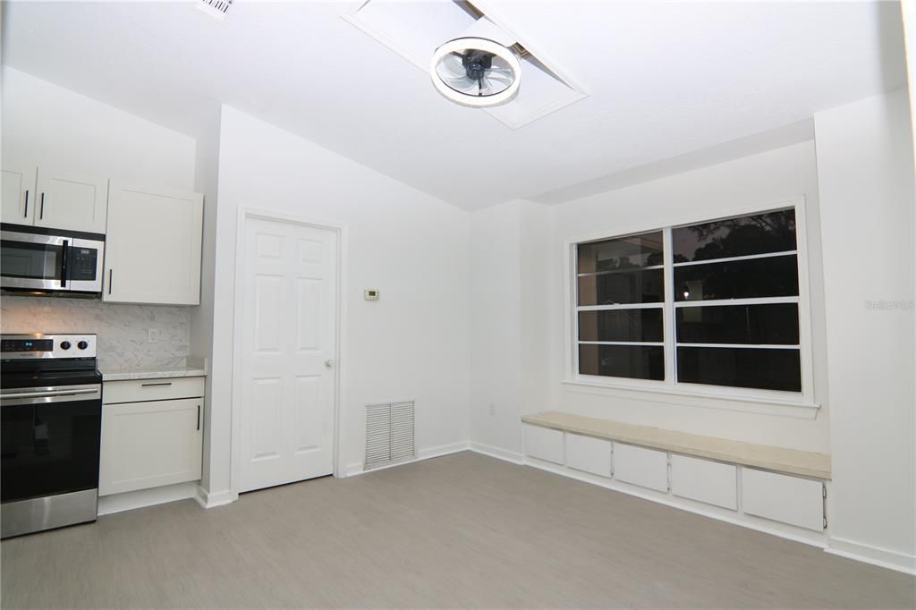 На продажу: $339,500 (4 спален, 3 ванн, 1513 Квадратных фут)