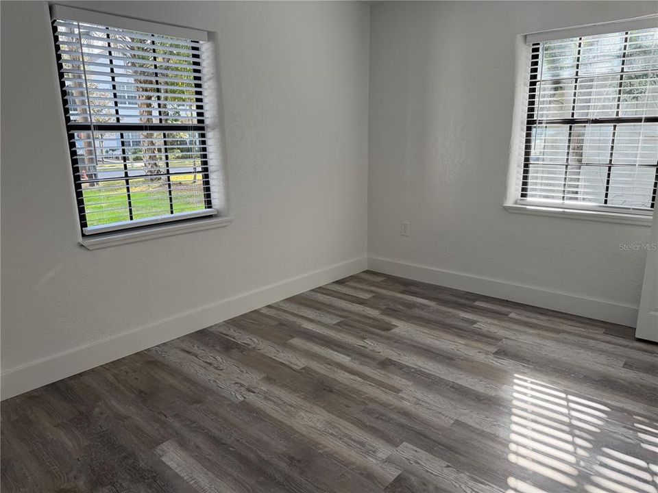 For Sale: $449,900 (4 beds, 2 baths, 1490 Square Feet)