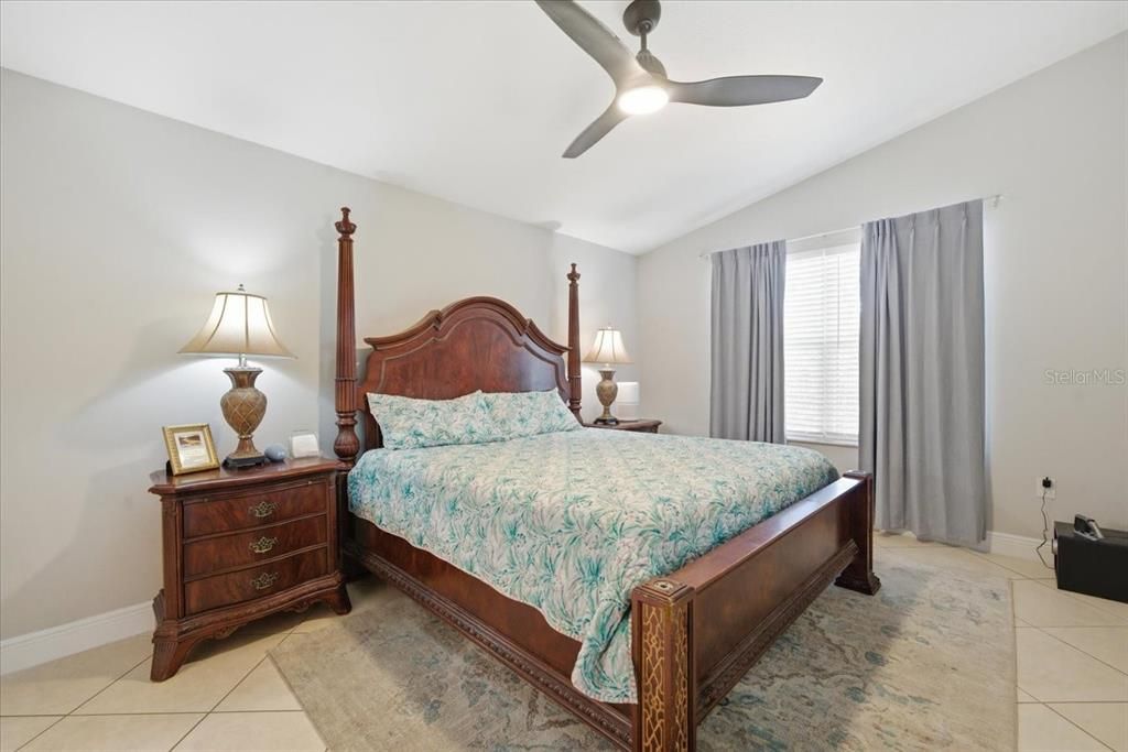 En Venta: $495,000 (4 camas, 2 baños, 2471 Pies cuadrados)