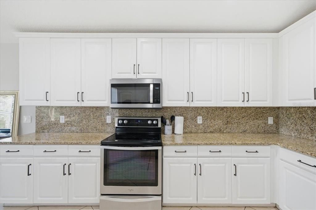 En Venta: $495,000 (4 camas, 2 baños, 2471 Pies cuadrados)