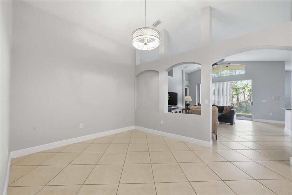 En Venta: $495,000 (4 camas, 2 baños, 2471 Pies cuadrados)