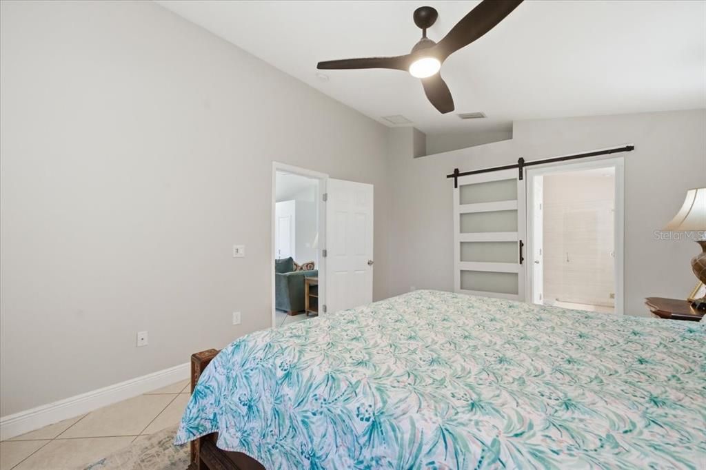 En Venta: $495,000 (4 camas, 2 baños, 2471 Pies cuadrados)