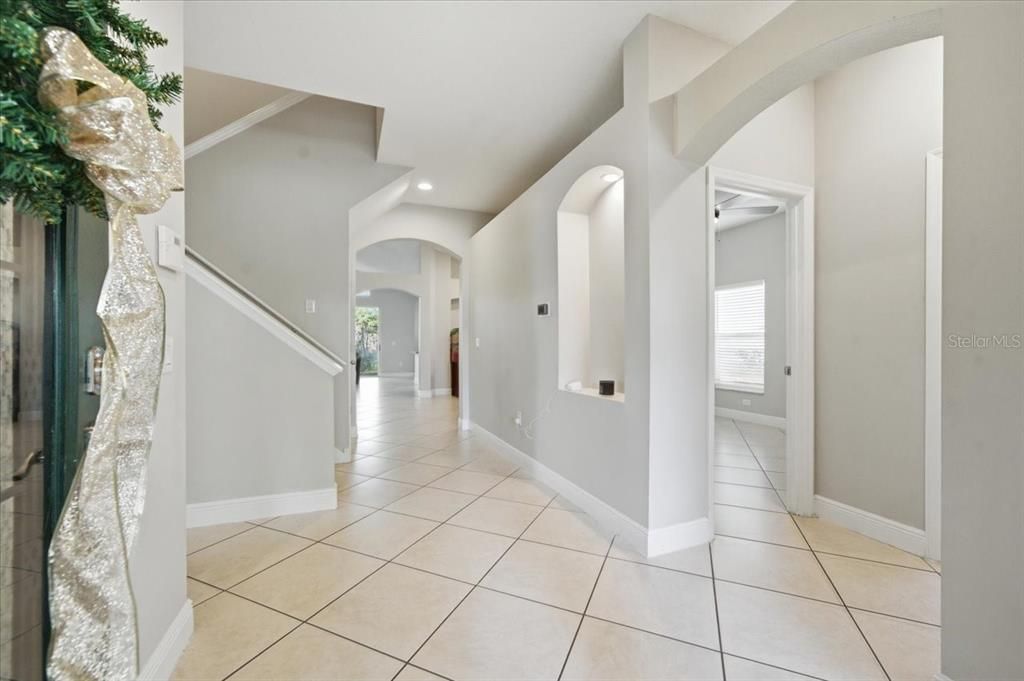 En Venta: $495,000 (4 camas, 2 baños, 2471 Pies cuadrados)