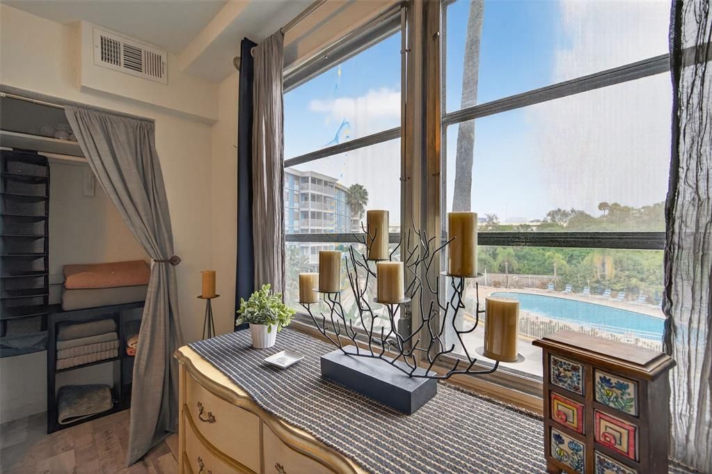 На продажу: $85,000 (1 спален, 1 ванн, 708 Квадратных фут)