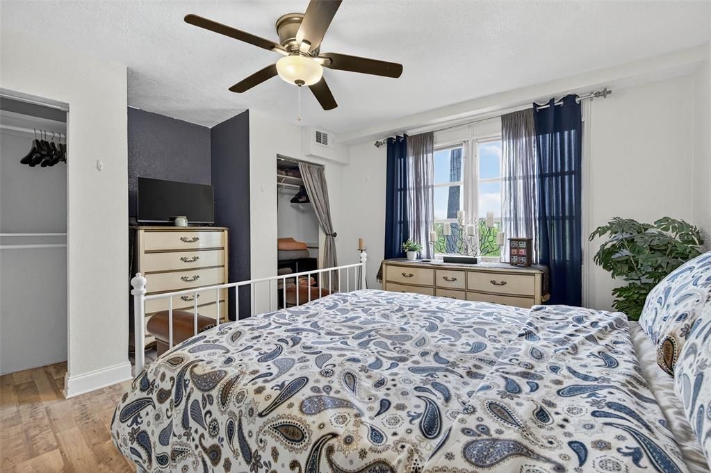 На продажу: $85,000 (1 спален, 1 ванн, 708 Квадратных фут)