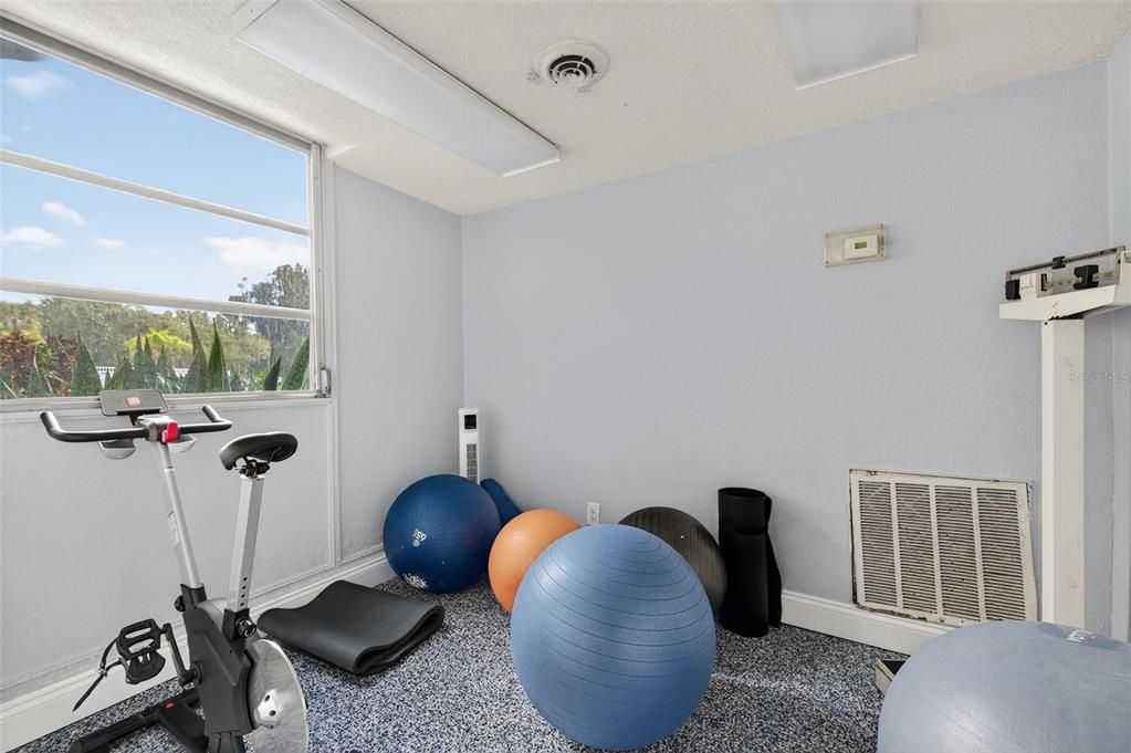 На продажу: $85,000 (1 спален, 1 ванн, 708 Квадратных фут)