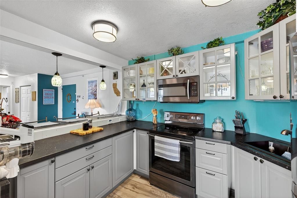 На продажу: $85,000 (1 спален, 1 ванн, 708 Квадратных фут)