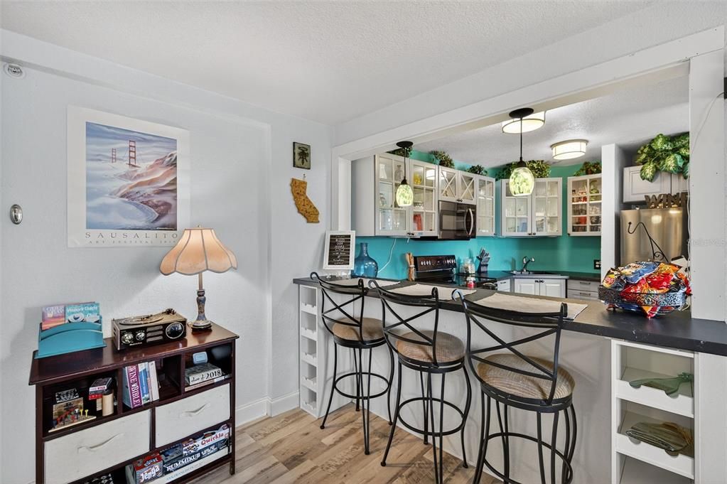 На продажу: $85,000 (1 спален, 1 ванн, 708 Квадратных фут)