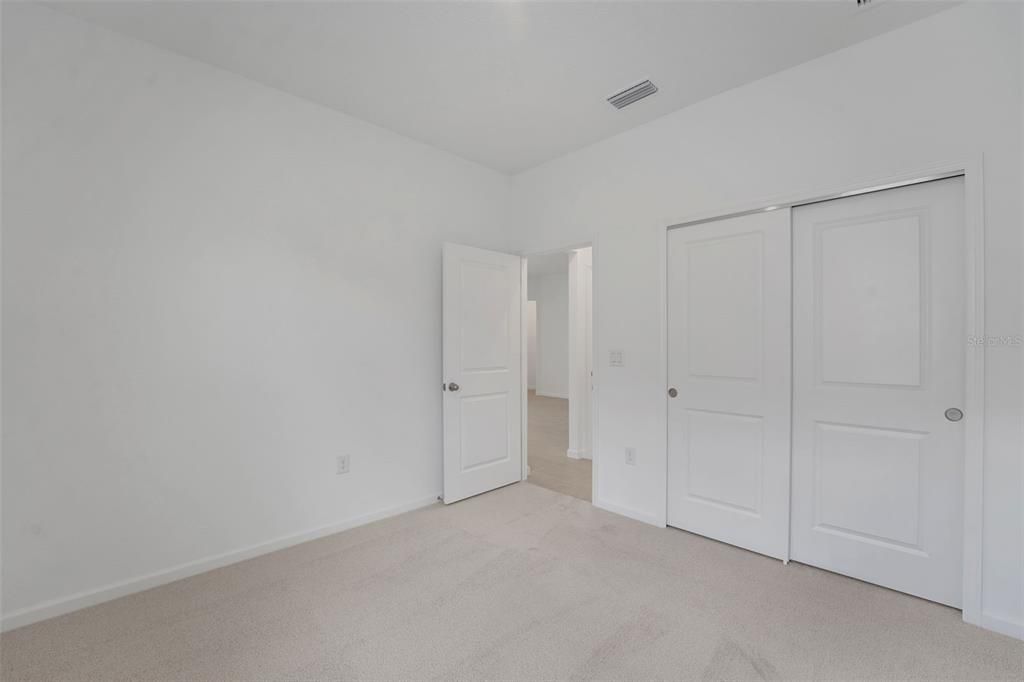 Под контрактом: $299,990 (4 спален, 2 ванн, 1758 Квадратных фут)